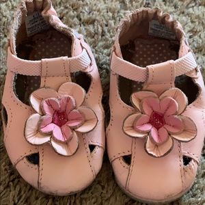Used Robeez baby girl shoes - Size 6-12m